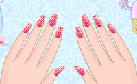 Versier je nagels door middel van nagellak en accesoires.