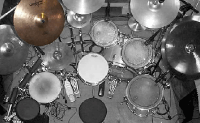 Treine a pr�tica de bateria neste jogo muito realista.