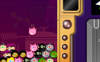 Laat hoofden van poppetjes zo vallen dat je drie op een rij krijgt, dan breken de hoofden. Probeer het zo zo lang mogelijk uit te houden want anders ga je game over.