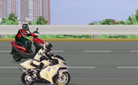 Tenta ser o primeiro a atravessar a linha de meta com a tua scooter afinada.