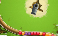 In dit spel moet je series van drie of meer vruchten van dezelfde soort maken, door eenzelfde vrucht erop af te vuren. Speel alle vruchten weg voordat ze het einde bereiken! Voor iedere 10.000 punten die je verdient, krijg je een leven, met een maximum van vier. Als je (zwarte) stenen op het fruit afvuurt, kan je iedere willekeurige vrucht wegspelen.