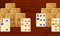 Was kommt heraus, wenn man Jewel Quest und Patience vereint? Jewel Quest Solitaire. Das ist zugleich ein Kartenspiel und eine Miniversion von Jewel Quest.