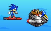 Eggman heeft een smaragd gestolen en vlucht nu over het water weg! Sonic achtervolgt hem op een surfplank. Laat hem zo veel mogelijk ringen pakken, want elke keer als hij ergens tegenaan botst, verliest hij er wat, en als hij geen ringen meer heeft, ben je af. Sonic wil tegen Eggman aan springen zodat hij de smaragd terug geeft. Succes!