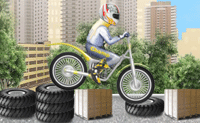 No meio de uma grande cidade, conduzes nesta corrida de obst�culos com a tua moto de crosse. Passa todos os obst�culos para chegares ao fim!