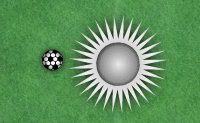 Lijkt het je leuk om te golfen met een voetbal? Dit is wel een heel bijzondere combi van twee sporten, en toch werkt het. De hole is wat groter, maar voor de rest gaat het ook hier om een mix van precisie, voorzichtigheid en lef. Probeer om een hole-in-one te scoren!