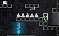 In dit superleuke spel ben jij een robot, die wakker wordt en erachter komt dat hij helemaal in stukken uiteen is geslagen. De onderdelen liggen overal in deze donkere doolhof met verschillende kamers. Naarmate hij meer lichaamsdelen vindt (wat dacht je van benen en ogen, wel handig bij het zoeken naar de weg), gaat het bewegen in de doolhof makkelijker. Maar er komen ook meer gevaren bij - of waren die er eerst ook al, maar zag hij die niet vanwege zijn slechte zicht? Help deze robot om zijn lichaam weer helemaal bij elkaar te rapen!